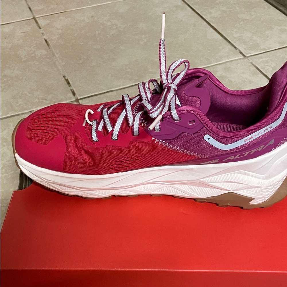 Altra Women's Trail Running Shoe in Deep Pink and Purple size 9